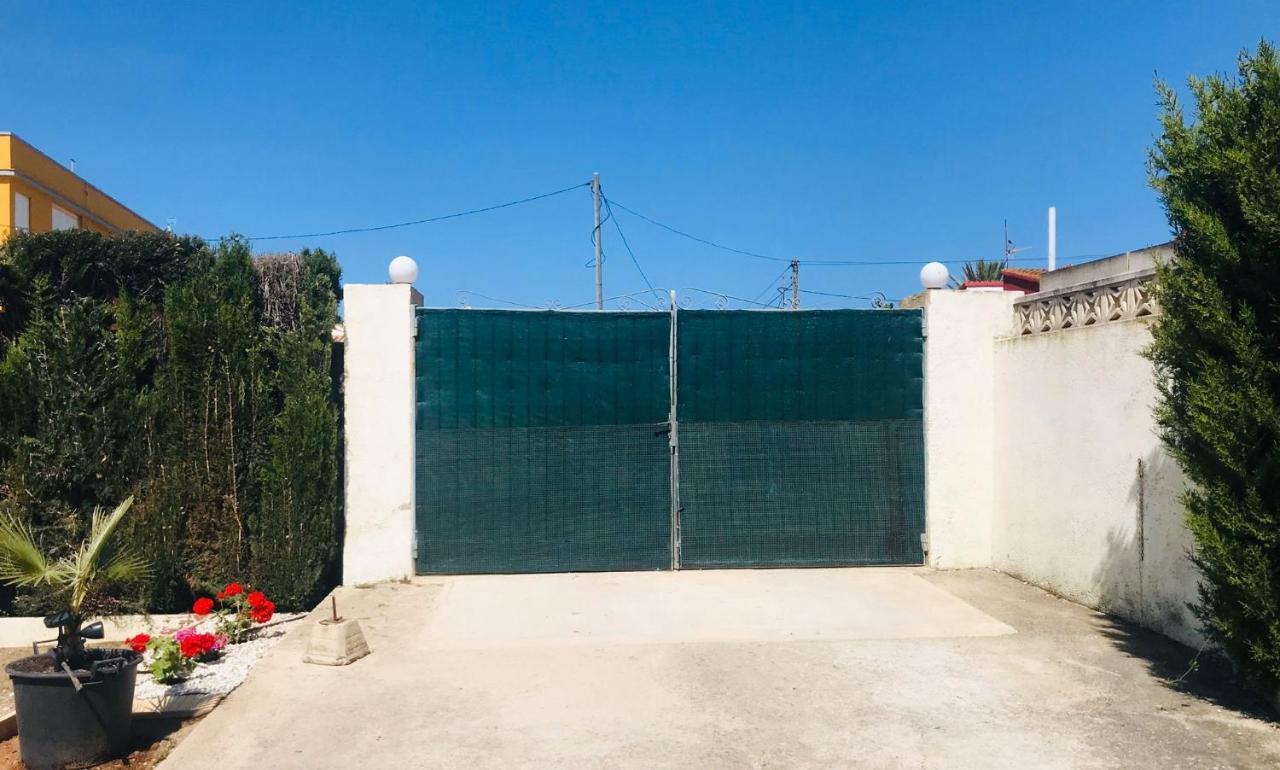 The House Guest House Les Deveses Ngoại thất bức ảnh
