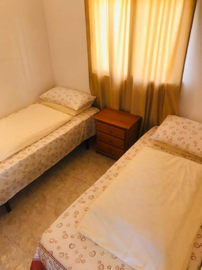 The House Guest House Les Deveses Ngoại thất bức ảnh